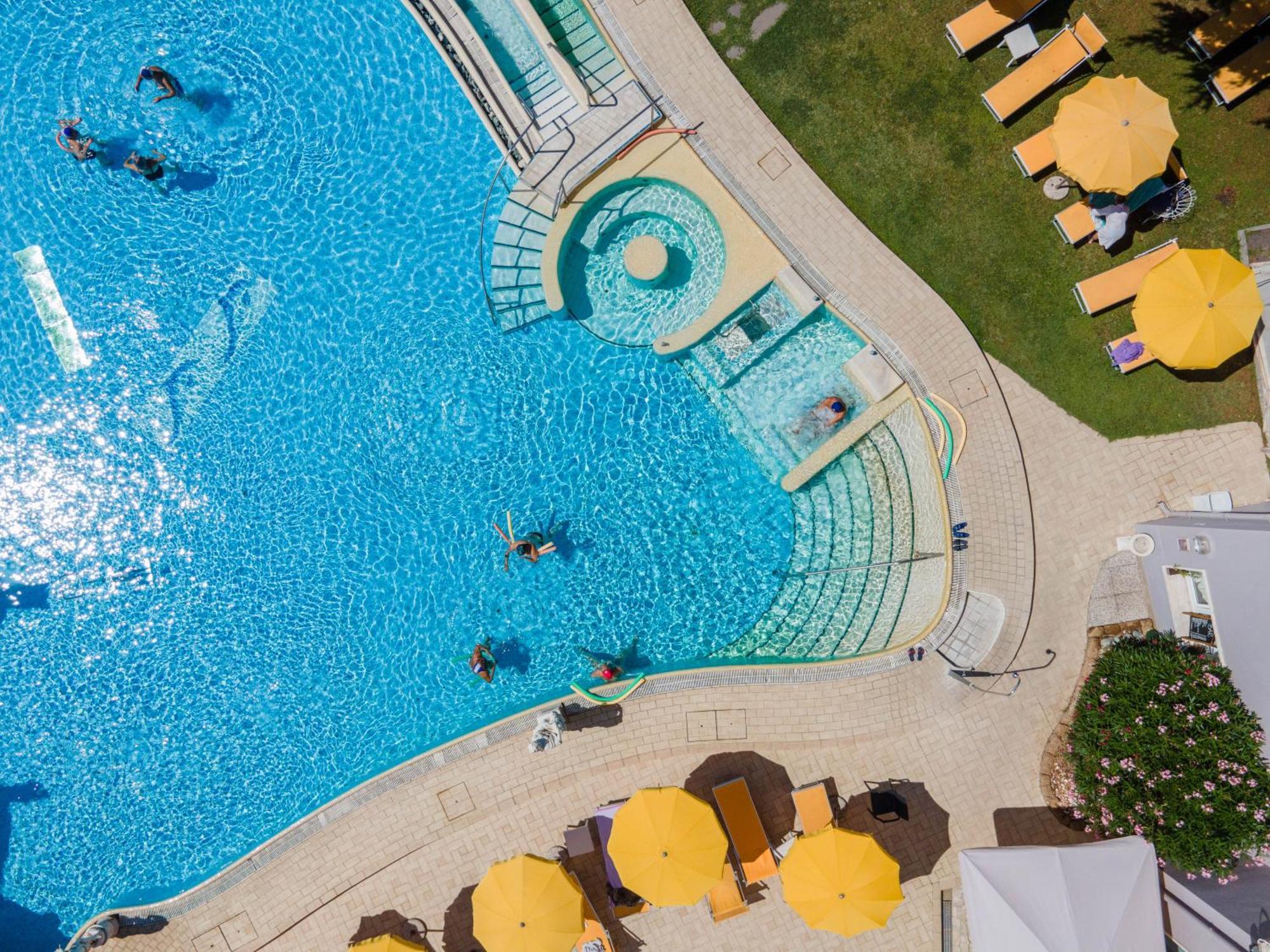 Hotel Terme Helvetia Abano Terme Esterno foto